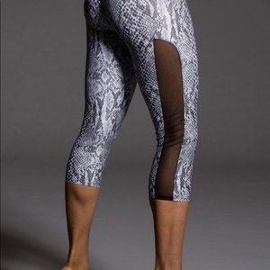 Onzie Capri yoga pants